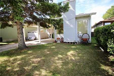 753 Ranchview Circle NW Calgary, AB T3G 1A9