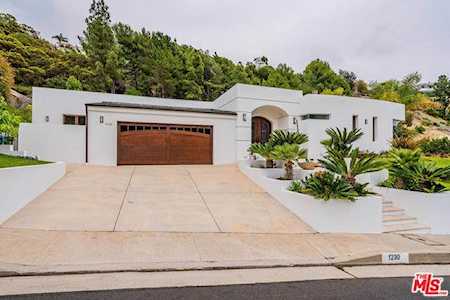 1230 El Hito Circle Pacific Palisades, CA 90272