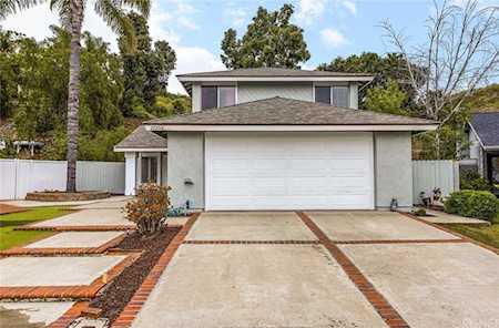 27206 Valleymont Road Lake Forest, CA 92630