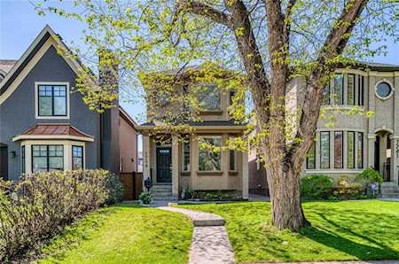 1739 47 Avenue SW Calgary, AB T2T 2S3