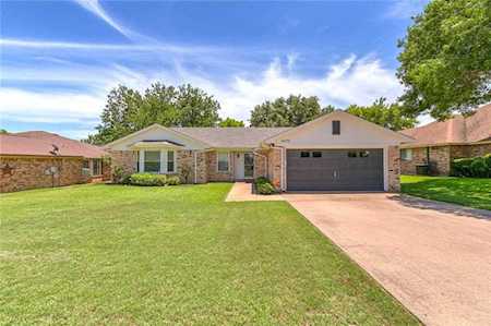 10173 Stoneleigh Drive Benbrook, TX 76126