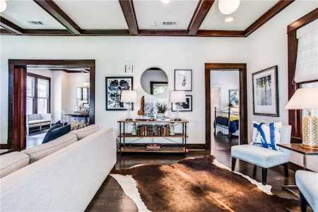 110 N Edgefield Avenue Dallas, TX 75208