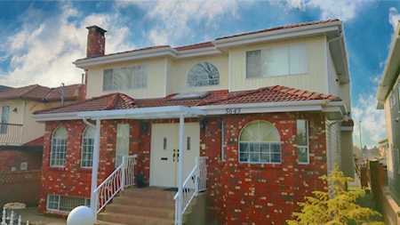 5645 Kerr Street Vancouver, BC V5R 4B5