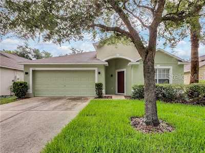 2102 Hammock Moss Drive Orlando, FL 32820