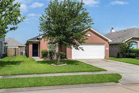 2319 Blue Reef Dr Katy, TX 77449