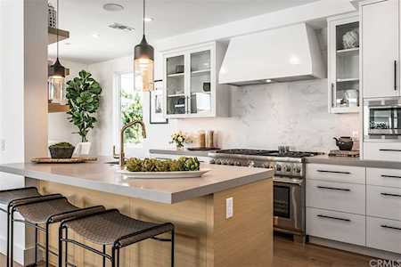 304 Iris Avenue Corona Del Mar, CA 92625