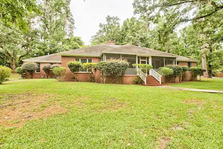 1904 W Indianhead Drive Tallahassee, FL 32301