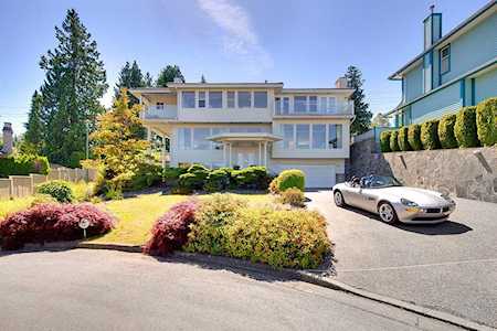 8040 Leeds Court Burnaby, BC V5E 4G5