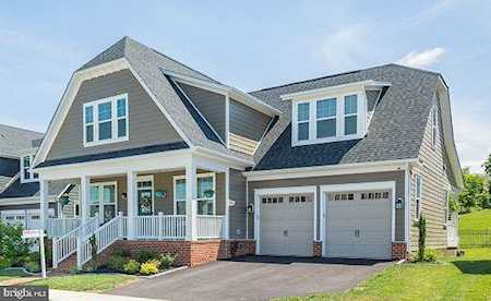 17152 Gullwing Dr Dumfries, VA 22026