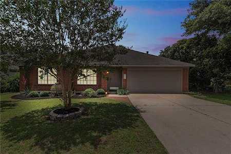 5513 Kayview Dr Austin, TX 78749