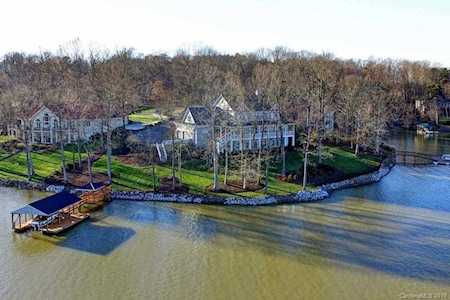 139 Shelter Cove Ln Mooresville, NC 28117