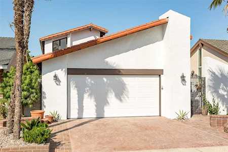 118 The Masters Circle Costa Mesa, CA 92626