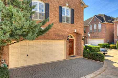 5631 Avalon Way Houston, TX 77057