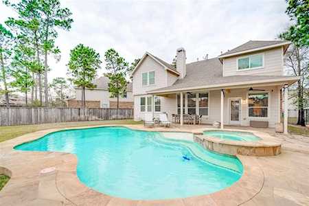 2 Knotwood Ct The Woodlands, TX 77389