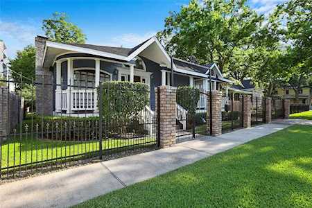 216 W 9th St Houston, TX 77007
