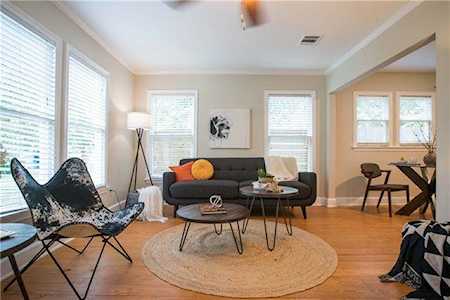 1004 44th St Austin, TX 78751