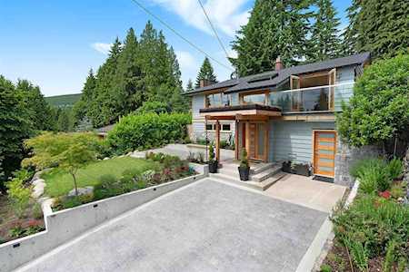 1010 Clements Avenue North Vancouver, BC V7R 2L2