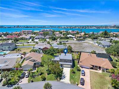 318 N 7Th Avenue Tierra Verde, FL 33715