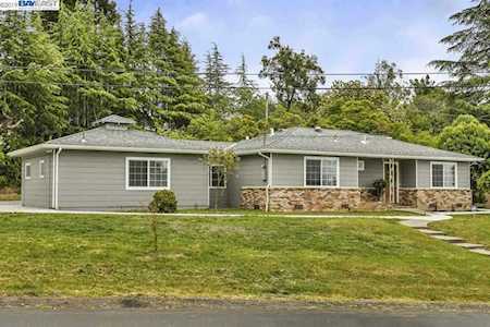 18248 Lamson Rd Castro Valley, CA 94546