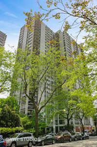 1360 N Sandburg Terrace #411C Chicago, IL 60610