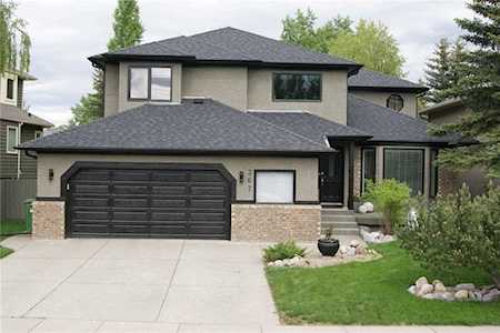 367 Woodbriar Circle SW Calgary, AB T2W 6A4