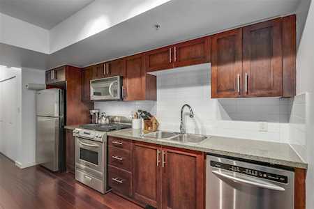 672 W 6th Avenue #115 Vancouver, BC V5Z 1A3