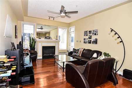 2422 Erlton Street SW #302 Calgary, AB T2S 3B6