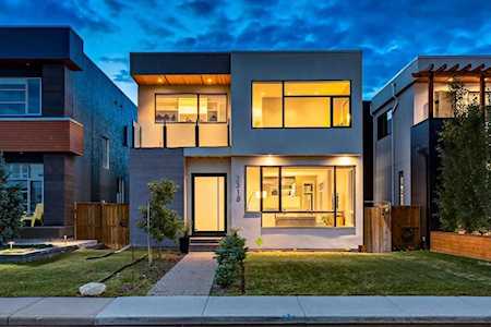 2318 1 Avenue NW Calgary, AB T2N 0B8