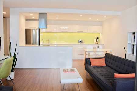 1725 Pendrell Street #203 Vancouver, BC V6G 2X7