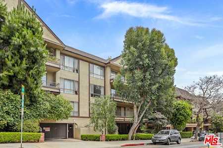 1210 N Kings Road #204 West Hollywood, CA 90069
