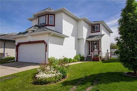 935 Woodside Lane NW Airdrie, AB T4B 2K3