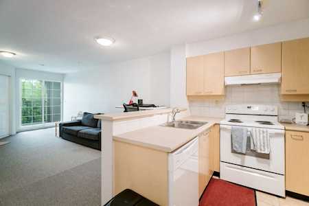 1989 Dunbar Street #305 Vancouver, BC V6R 4R5