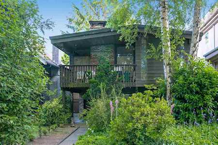 4054 W 14th Avenue Vancouver, BC V6R 2X4