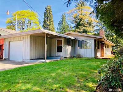9141 Waverly Dr SW Lakewood, WA 98499