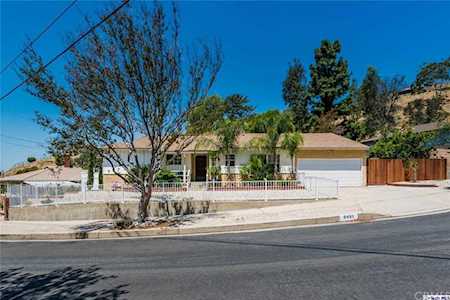 8461 Outland View Drive Sun Valley, CA 91352
