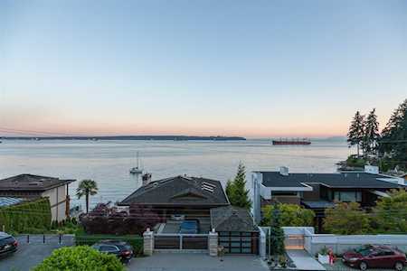 3373 Radcliffe Avenue West Vancouver, BC V7V 1G6