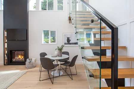 1944 W 15th Avenue Vancouver, BC V6J 2L3