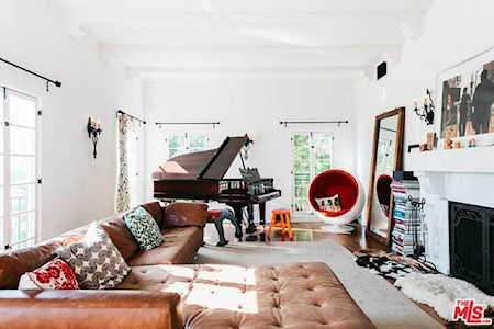2267 El Contento Drive Los Angeles, CA 90068