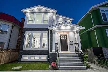 2768 E 25th Avenue Vancouver, BC V5R 1H7