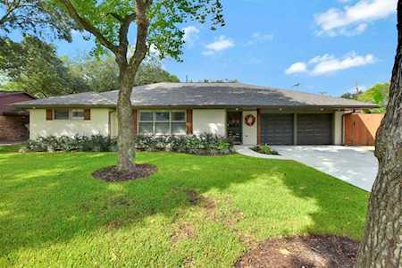 8010 Mullins Dr Houston, TX 77081