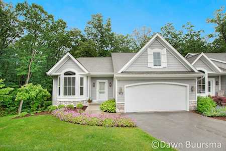 2569 NE Summit Ridge Dr #30 Grand Rapids, MI 49505