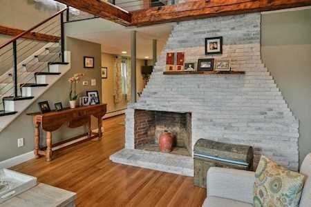 13 Bartlett St #4 Beverly, MA 01915