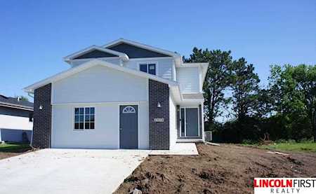 2970 W Washington *Model St Lincoln, NE 68522