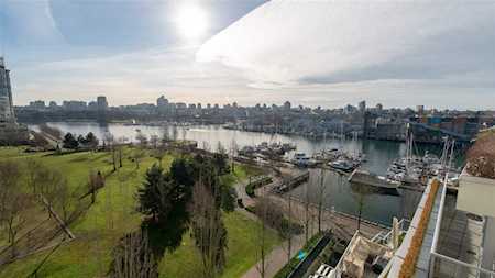 633 Kinghorne Mews #807 Vancouver, BC V6Z 3H3