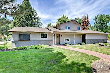 6636 W Lakeside Dr. Garden City, ID 83714