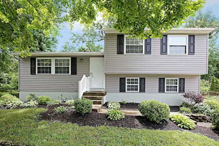 6805 Cross Country Ct Louisville, KY 40291