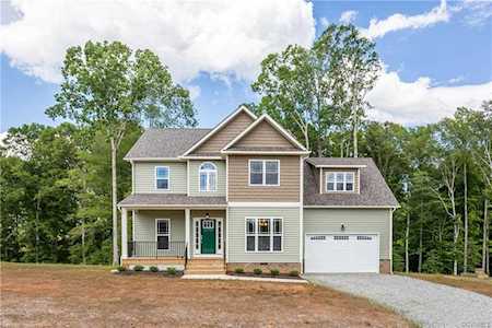 5940 Bushnell Dr New Kent, VA 23124