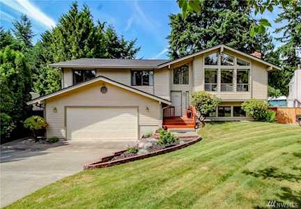3213 25th Av Ct SE Puyallup, WA 98374