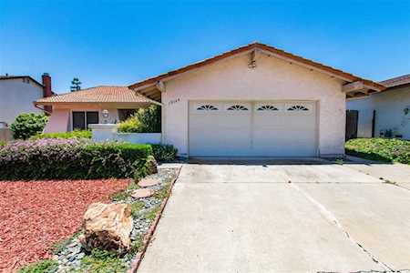 10169 Tres Lagos Court Spring Valley, CA 91977