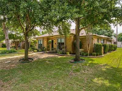 128 Meadowglen Circle Coppell, TX 75019